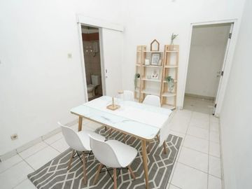 Rumah 2 lantai Free biaya full furnish di Pangkalan jati baru Cinere Depok