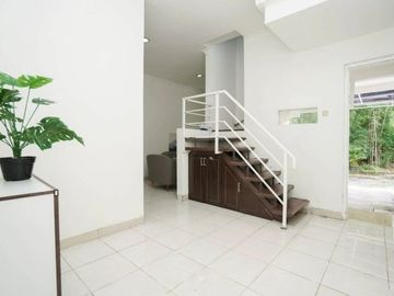 Rumah 2 lantai Free biaya full furnish di Pangkalan jati baru Cinere Depok