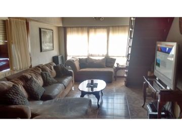 chalet 4 dormitorios calle cabrera al 2900