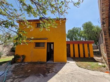 Casa estilo campestre de un piso, muy amplia