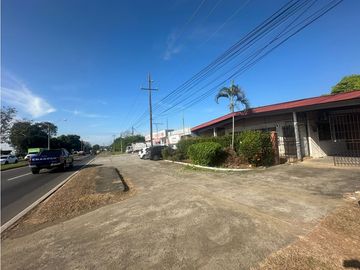 Venta de terreno con dos casas en Vía Panamericana, David Chiriquí