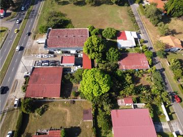 Venta de terreno con dos casas en Vía Panamericana, David Chiriquí