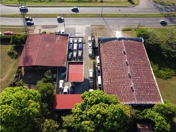 Venta de terreno con dos casas en Vía Panamericana, David Chiriquí