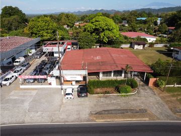Venta de terreno con dos casas en Vía Panamericana, David Chiriquí