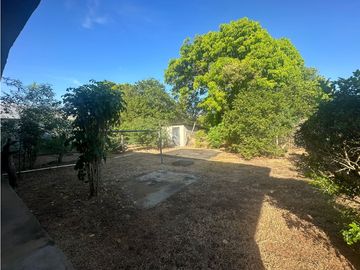 Venta de terreno con dos casas en Vía Panamericana, David Chiriquí