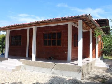 Brand New Dos Mangas Beauty: Se Vende Casa Cerca del Mar en Dos Mangas