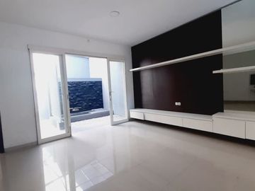 Rumah di Kebonsari Elveka Dekat Gayungsari Cocok Kantor