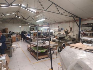 Imprenta equipada en venta en La Cisterna
