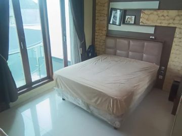 Dijual 3 Rumah Connecting (2 Sisi) Ada Private Pool 3Lt di Kemang Pratama 3, Bekasi