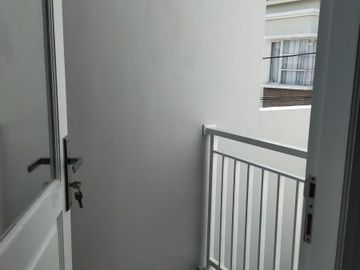 Rumah minimalis 2 lantai siap huni diTanah baru,Depok