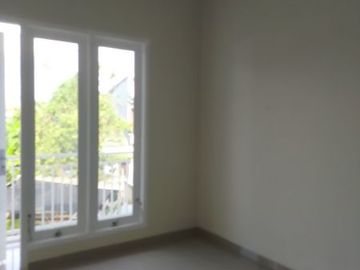 Rumah minimalis 2 lantai siap huni diTanah baru,Depok