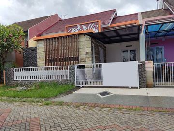 Rumah 1,5 Lantai Luas 117 di Permata Jingga Sukarno Hatta Malang