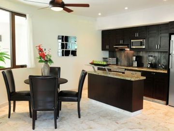 Departamento frente al mar con jacuzzi, spa, alberca climatizada y club de playa