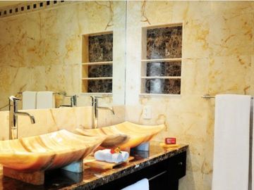 Departamento frente al mar con jacuzzi, spa, alberca climatizada y club de playa