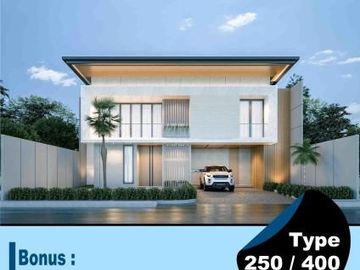 RUMAH DENGAN KOLAM RENANG DI JL CEMARA KIPAS