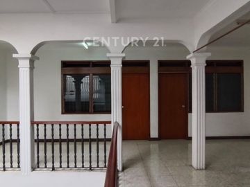 Rumah Dengan LOkasi Premium Kramat Kwitang Jakarta Pusat