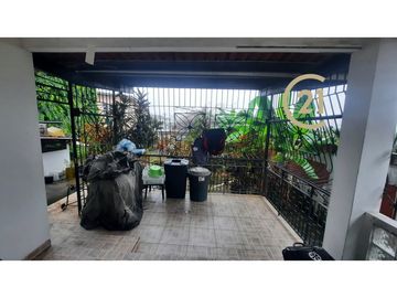 Casa en Parque Lefevre a pocos metros de Av. Santa Elena -KT