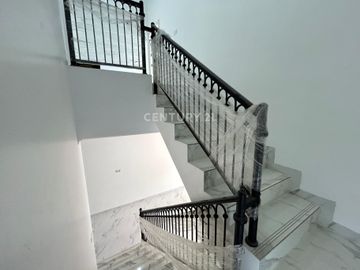 Rumah Strategis Di Jl Emmy Saelan Kompleks Graha Hasirah Permai