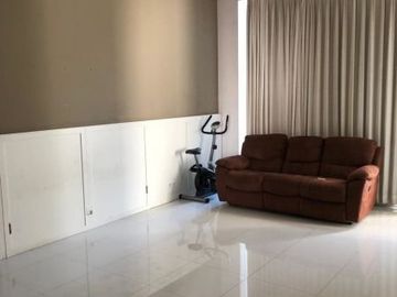 For sale /Rent Rumah Pakuwon Imperial Hills, Ciamik strategis