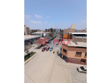 ¡Oportunidad única en Chiclayo! 🌟 Edificio en Alquiler para Empresas 🚀

🔑 Ubicación estratégica en el corazón de Chiclayo, a solo una cuadra del Ban