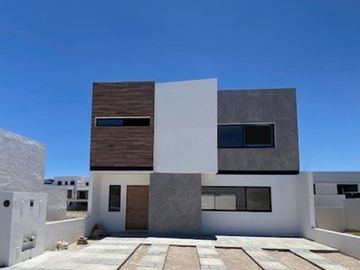 Casa en Venta en Juriquilla, Grand Preserve, 3 Recamaras, Roof Garden, 3.5 Baños