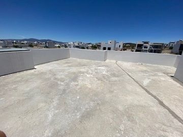 Casa en Venta en Juriquilla, Grand Preserve, 3 Recamaras, Roof Garden, 3.5 Baños