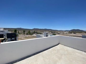 Casa en Venta en Juriquilla, Grand Preserve, 3 Recamaras, Roof Garden, 3.5 Baños
