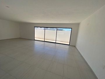 Casa en Venta en Juriquilla, Grand Preserve, 3 Recamaras, Roof Garden, 3.5 Baños