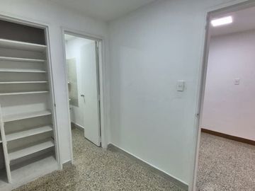 oficina en arriendo en la candelaria. Cod A3027