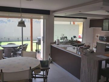 VENDO LINDA CASA VIA INTERVALLES