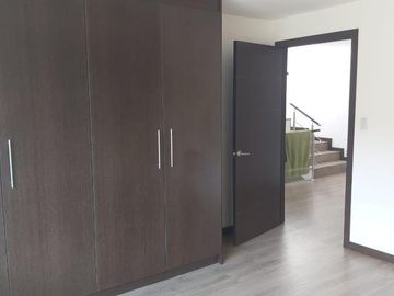 VENDO LINDA CASA VIA INTERVALLES
