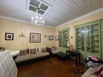 Vendo casa central rentera en Loja