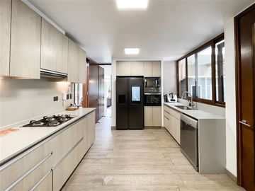 Casa en Venta en Av Jose Rabat - Piedra Roja
