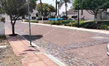 TERRENO EN VENTA EN PEDREGAL DE SCHOENSTATT.
