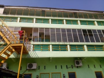 Jual rumah kost aktif jalan dukuh kupang timur