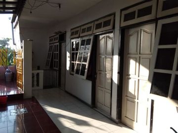Dijual rumah siap huni di rungkut harapan