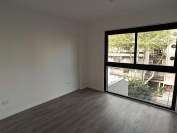 EN VENTA Semipiso al frente de 3 amb. c/coch. LANUS O. CENTRO. IBERLUCEA III. SUM Y PISCINA