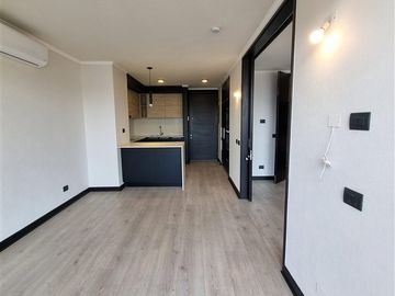 Departamento en venta de 1 dorm en Lo Barnechea - SEMI NUEVO