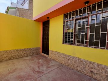 Tu Nuevo Hogar en Urbanización Las Brisas Chiclayo
Vive en la tranquilidad de Urbanización Las Brisas en una casa de 2 pisos.

Características prin