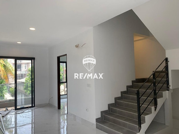 Rumah Eksklusif 3,5 Lantai di Cidodol Kebayoran Lama | Siap Huni