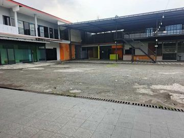 Bangunan Usaha Besar di Jakarta Timur - SHM, IMB, Harga Nego!