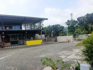 Bangunan Usaha Besar di Jakarta Timur - SHM, IMB, Harga Nego!