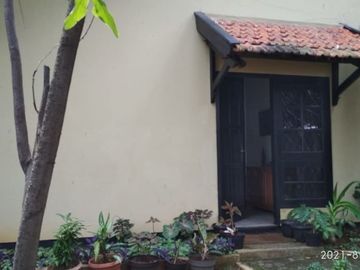 Rumah Bangunan Lama Masih Kokoh Siap Huni Di Kesehatan Jaksel 0115