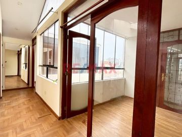 Alquiler De Departamento Alquiler De Departamento En San Miguel Sin Ascensor – ¡Amplio, Cálido Y Bien Ubicado!