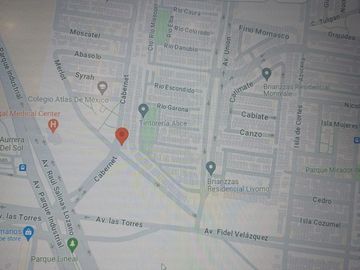 Venta de propiedad con 6 locales comercales