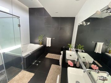 Vendo hermosa casa en La Planicie