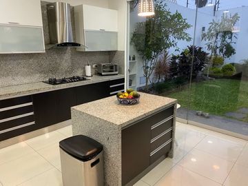 Vendo hermosa casa en La Planicie