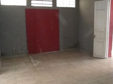 AMPLIO LOCAL y VIVIENDA DE 3 AMBIENTES COMODOS, CON PATIO y TERRAZA