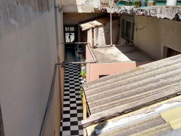 AMPLIO LOCAL y VIVIENDA DE 3 AMBIENTES COMODOS, CON PATIO y TERRAZA
