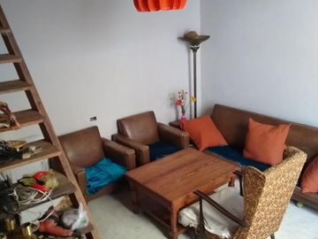 AMPLIO LOCAL y VIVIENDA DE 3 AMBIENTES COMODOS, CON PATIO y TERRAZA